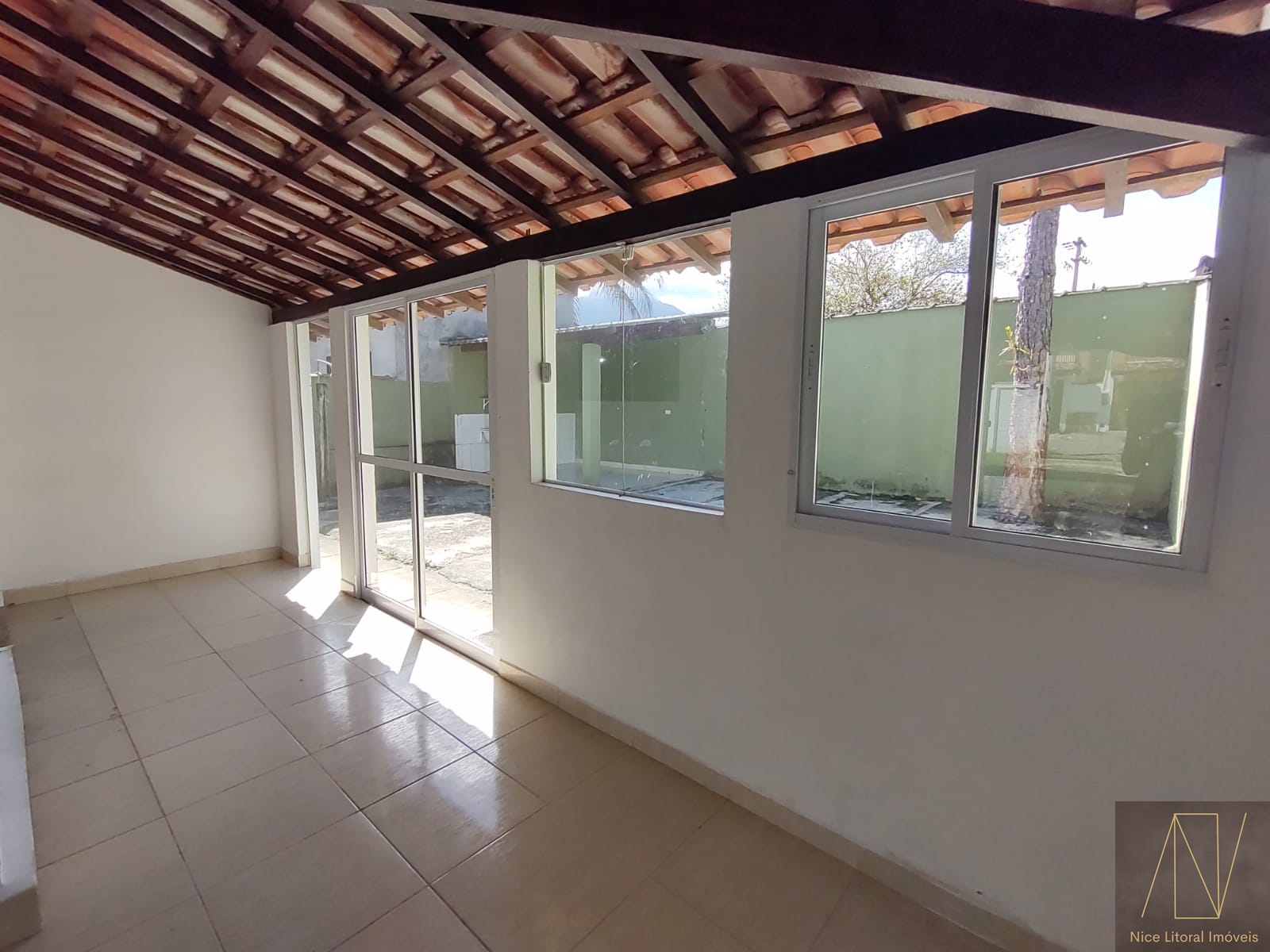 Casa à venda com 3 quartos, 106m² - Foto 10